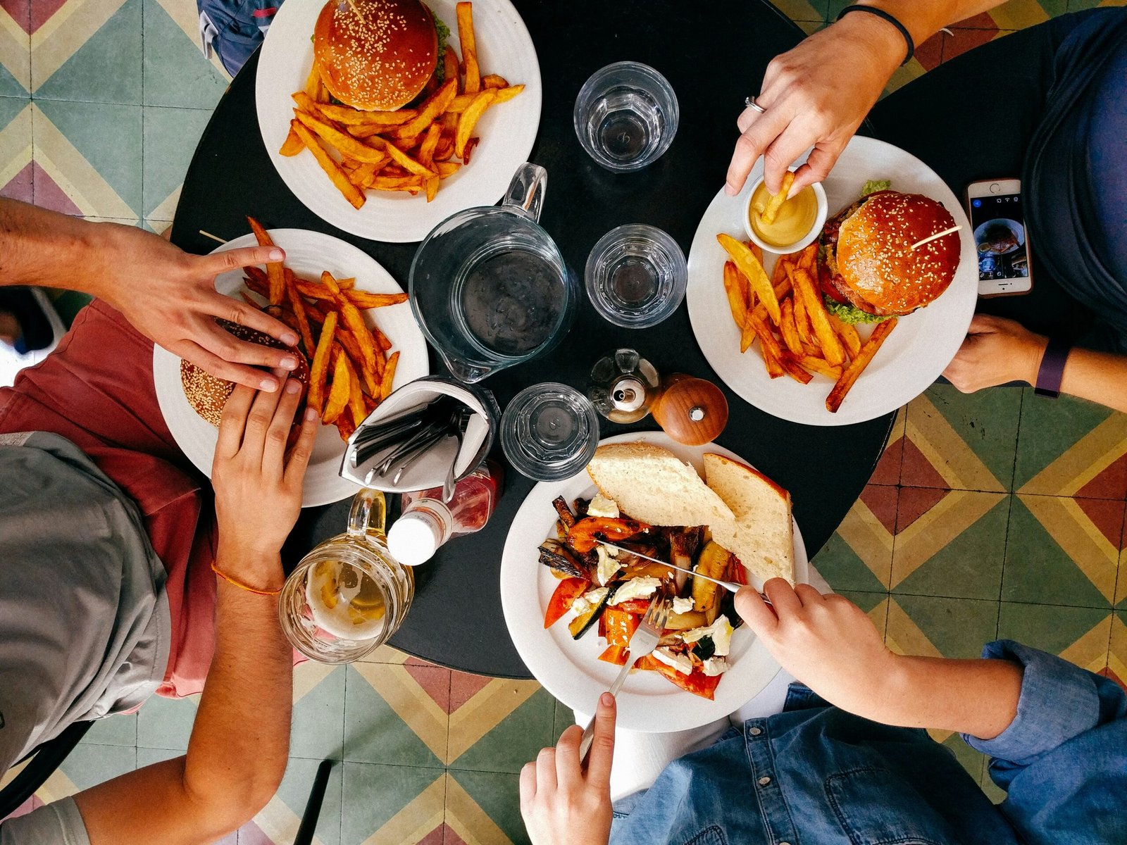 Friendship app, Friendchise allows you to meet others for food and drinks