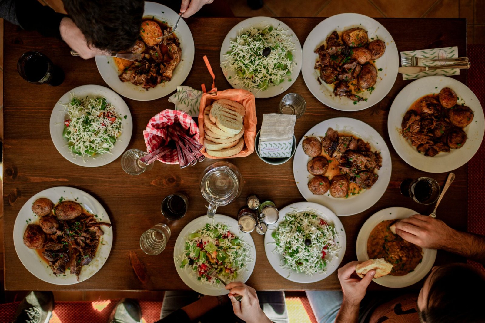 Digital nomads having lunch