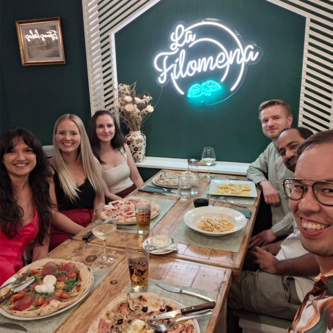 Friendchise members at a dinner meetup
